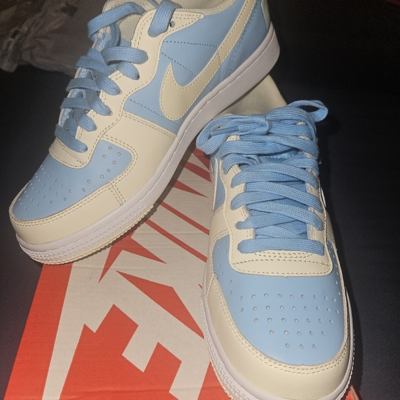 Nike - Picture 6 of 7